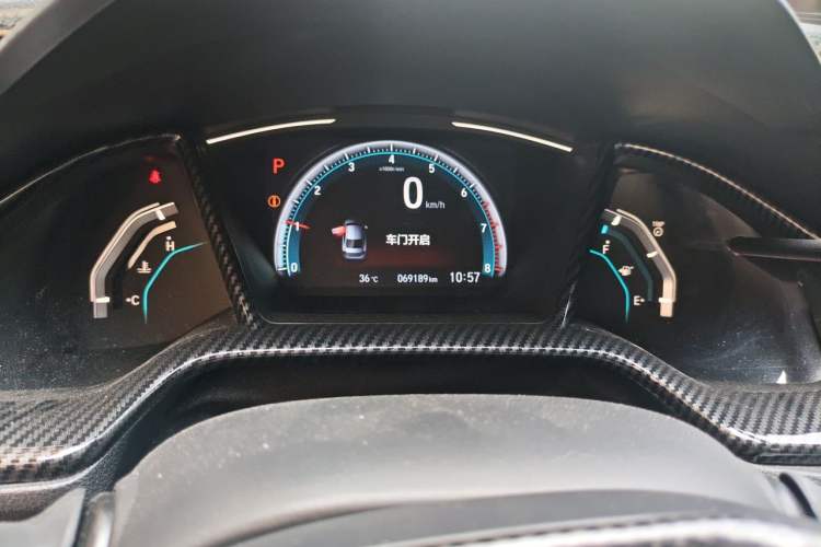 Used Honda Civic 2019 220TURBO CVT Dynamic Edition China VI Odometer Close Up
