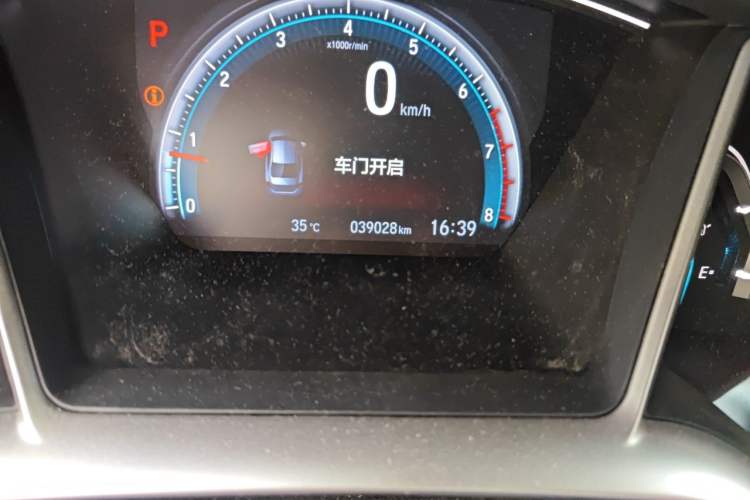 Used Honda Civic 2019 220TURBO CVT Power Edition China V Odometer Close Up