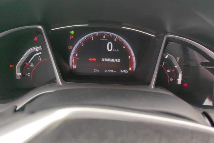 Used Honda Civic 2019 220TURBO CVT Dynamic Edition China V Emission Standard Odometer Close Up