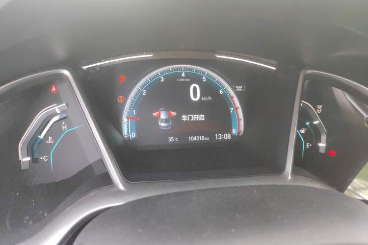 Used Honda Civic 2019 220TURBO CVT Power Edition China VI Emission Standard Odometer Close Up