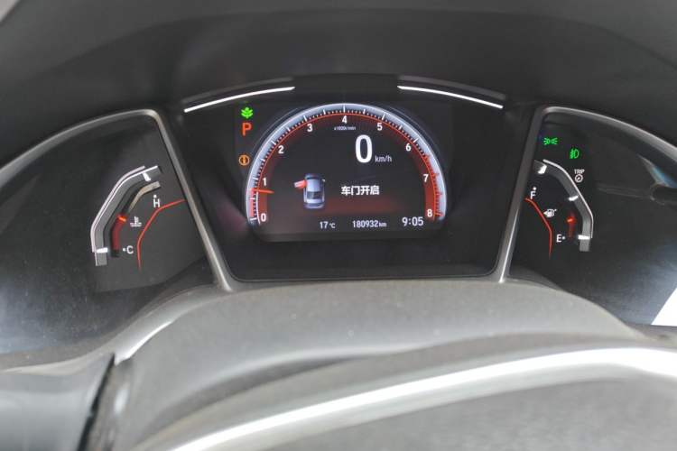 Used Honda Civic 2019 220TURBO CVT Dynamic Edition China VI Emission Standard Odometer Close Up