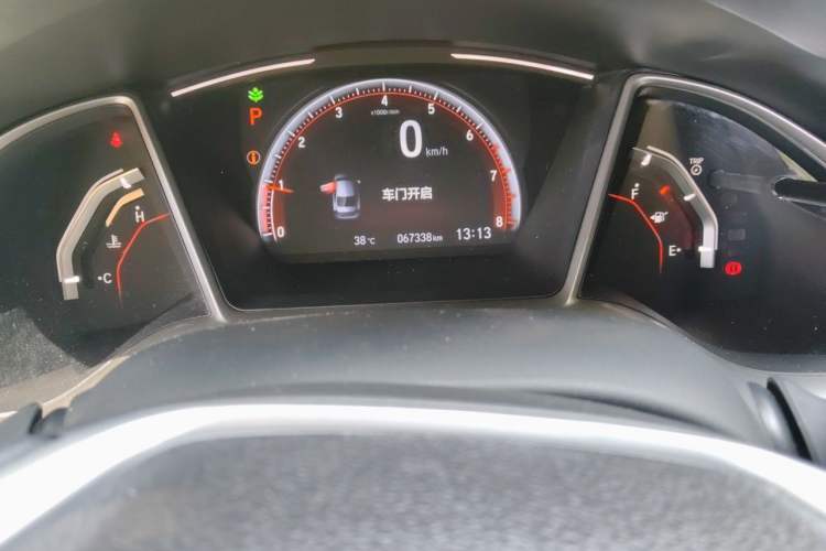 Used Honda Civic 2019 220TURBO CVT Dynamic Edition China VI Emission Standard Odometer Close Up