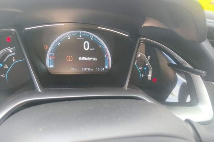Used Honda Civic 2019 220TURBO Manual Jinkong Edition China VI Odometer Close Up