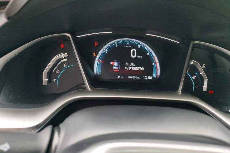 Used Honda Civic 2019 220TURBO CVT Dynamic Edition China VI Odometer Close Up
