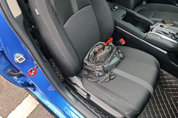 Used Honda Civic 2019 220TURBO CVT Dynamic Edition China VI Emission Standard Right Front Seat
