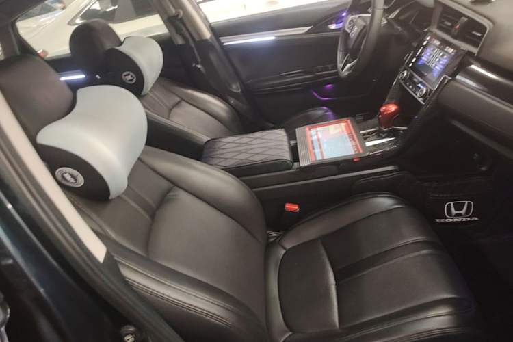 Used Honda Civic 2019 220TURBO CVT Dynamic Edition China VI Emission Standard Right Front Seat