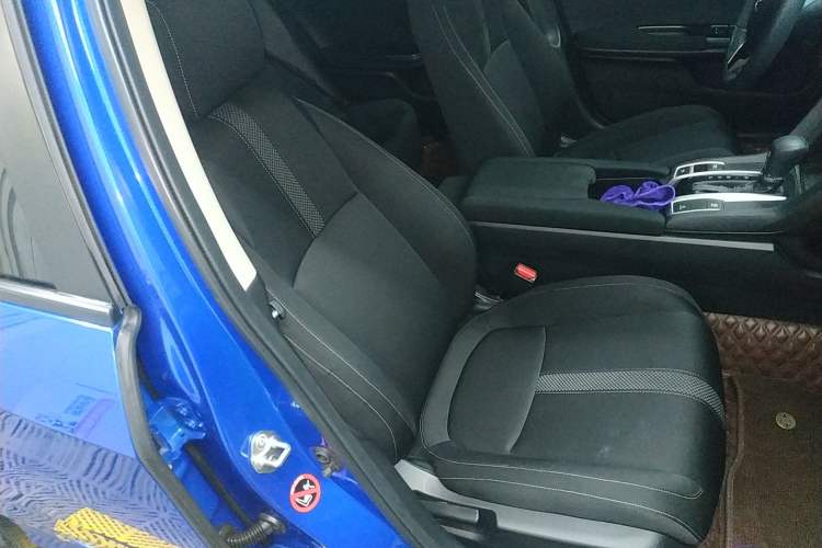Used Honda Civic 2019 220TURBO CVT Dynamic Edition China VI Right Front Seat