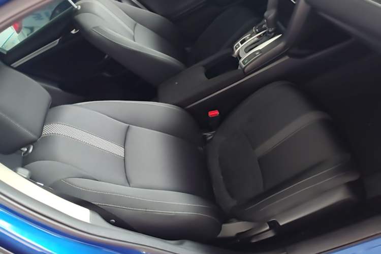 Used Honda Civic 2019 220TURBO CVT Dynamic Edition China VI Right Front Seat