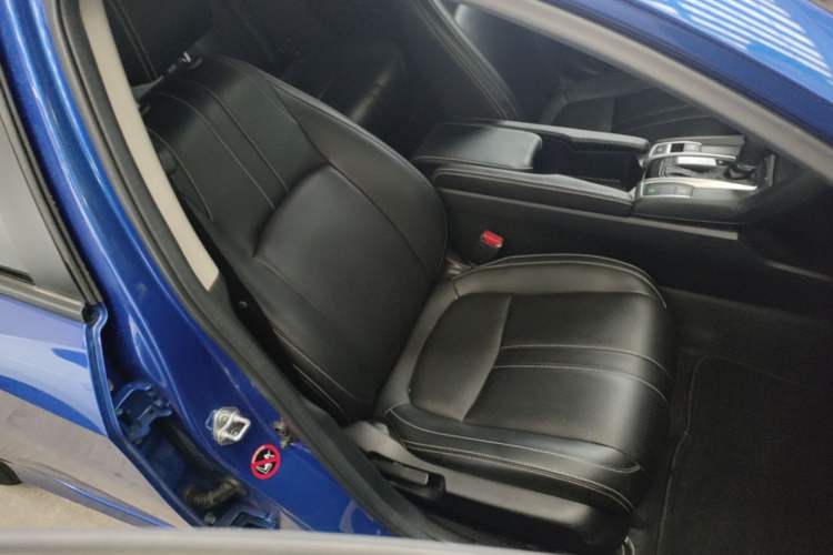 Used Honda Civic 2019 220TURBO CVT Dynamic Edition China VI Right Front Seat