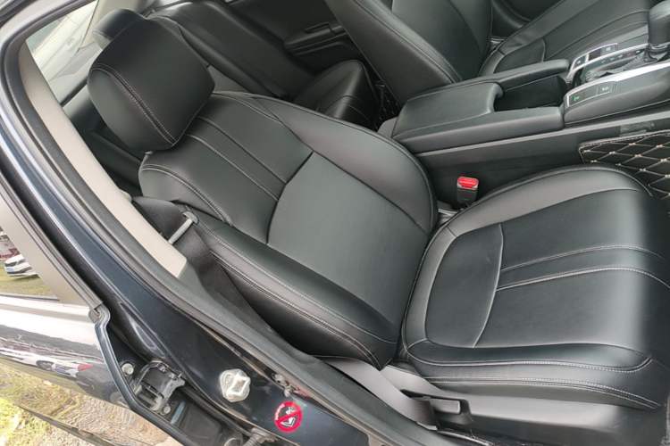 Used Honda Civic 2019 220TURBO CVT Dynamic Edition China VI Right Front Seat