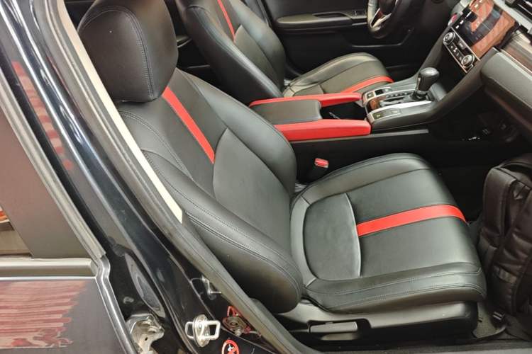Used Honda Civic 2019 220TURBO CVT Dynamic Edition China VI Right Front Seat