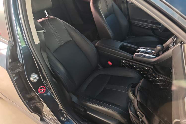 Used Honda Civic 2019 220TURBO CVT Power Edition China VI Emission Standard Right Front Seat