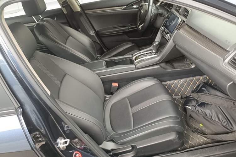 Used Honda Civic 2019 220TURBO CVT Power Edition China VI Emission Standard Right Front Seat
