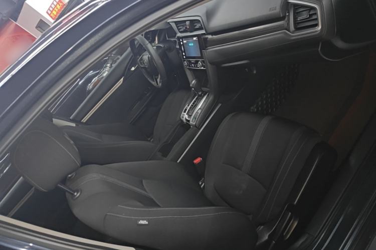Used Honda Civic 2019 220TURBO CVT Dynamic Edition China VI Right Front Seat