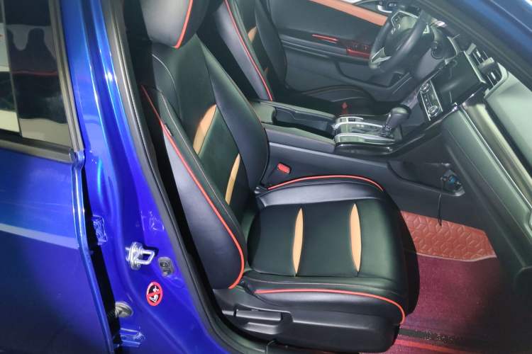 Used Honda Civic 2019 220TURBO CVT Dynamic Edition China V Right Front Seat