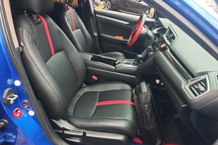 Used Honda Civic 2019 220TURBO CVT Dynamic Edition China V Right Front Seat
