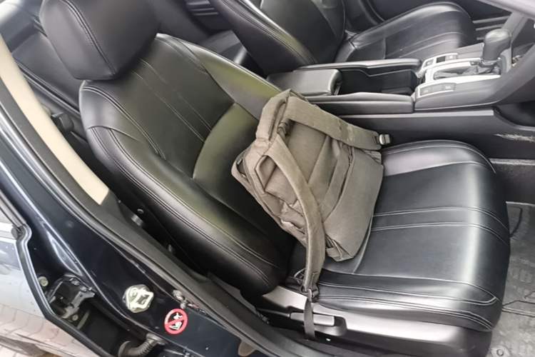 Used Honda Civic 2019 220TURBO CVT Dynamic Edition China VI Right Front Seat