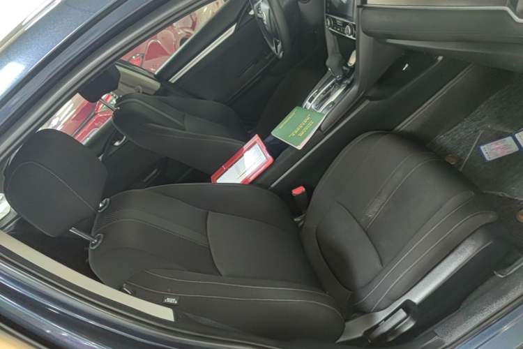 Used Honda Civic 2019 220TURBO CVT Dynamic Edition China VI Right Front Seat