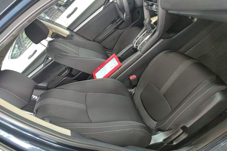 Used Honda Civic 2019 220TURBO CVT Dynamic Edition China VI Right Front Seat