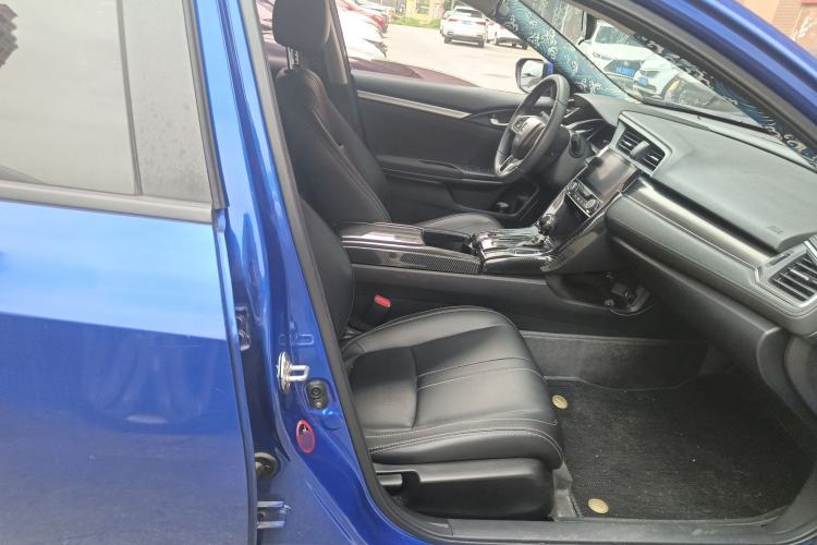 Used Honda Civic 2019 220TURBO CVT Dynamic Edition China V Right Front Seat