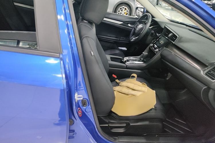 Used Honda Civic 2019 220TURBO CVT Dynamic Edition China VI Right Front Seat