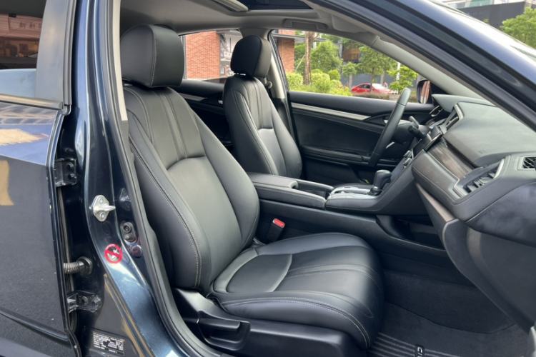 Used Honda Civic 2019 220TURBO CVT Dynamic Edition China VI Emission Standard Right Front Seat