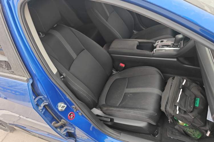 Used Honda Civic 2019 220TURBO CVT Dynamic Edition China VI Emission Standard Right Front Seat