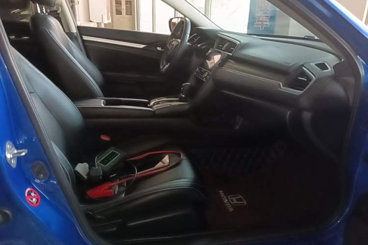 Used Honda Civic 2019 220TURBO CVT Dynamic Edition China VI Right Front Seat