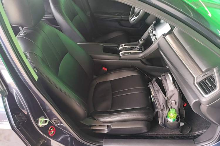 Used Honda Civic 2019 220TURBO CVT Dynamic Edition China VI Right Front Seat