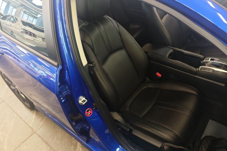 Used Honda Civic 2019 220TURBO CVT Dynamic Edition China V Right Front Seat