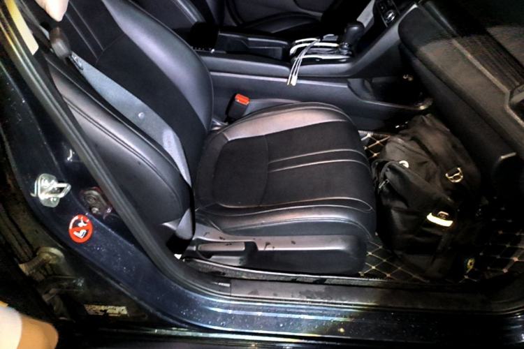 Used Honda Civic 2019 220TURBO CVT Dynamic Edition China VI Right Front Seat