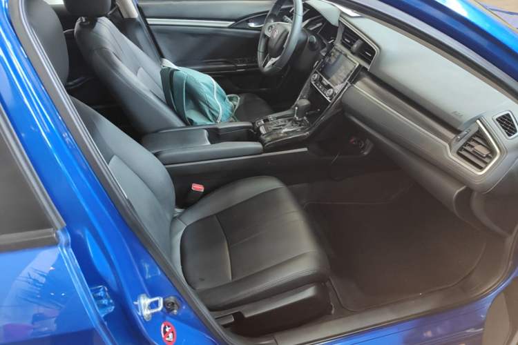 Used Honda Civic 2019 220TURBO CVT Dynamic Edition China VI Emission Standard Right Front Seat