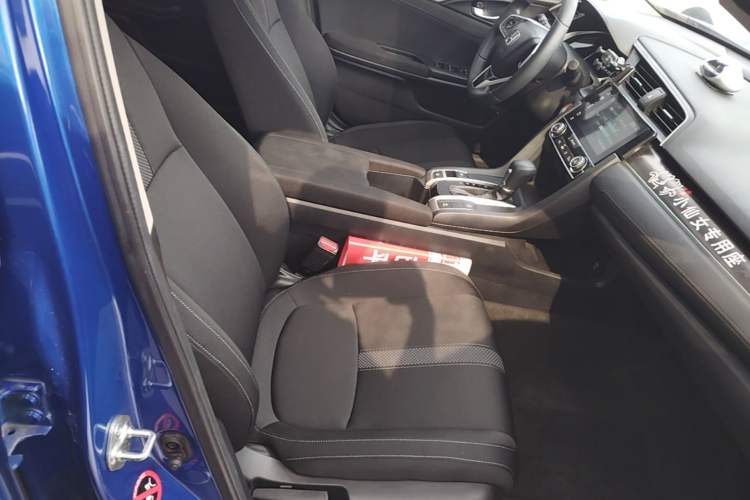 Used Honda Civic 2019 220TURBO CVT Dynamic Edition China VI Right Front Seat
