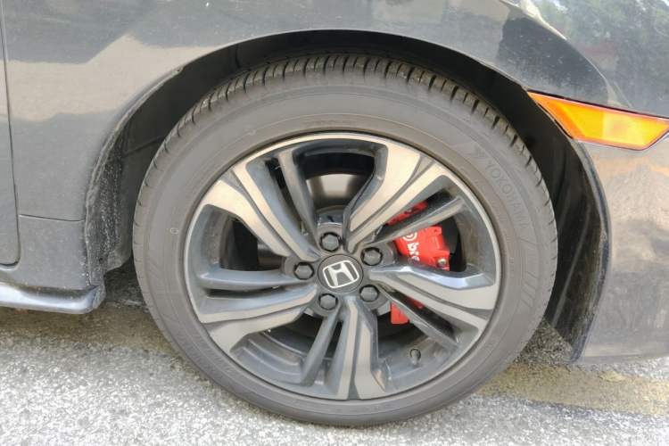 Used Honda Civic 2019 220TURBO CVT Dynamic Edition China VI Emission Standard Right Front Wheel Hub