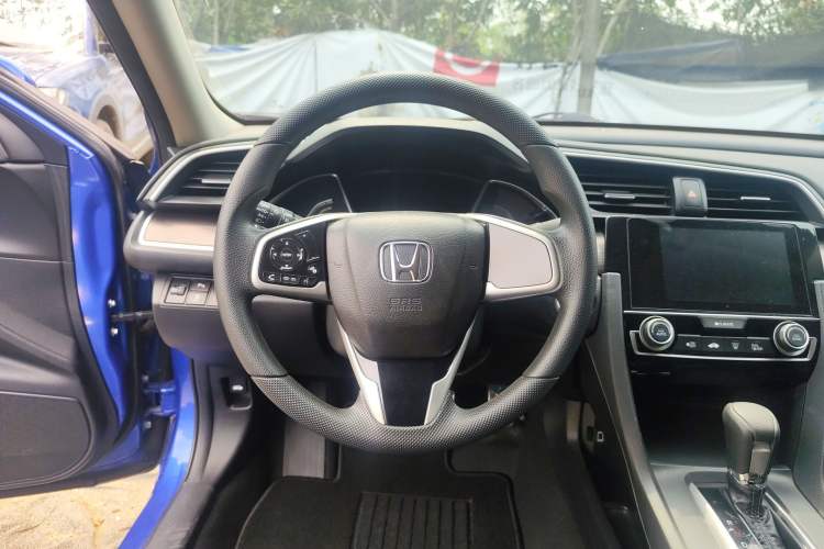 Used Honda Civic 2019 220TURBO CVT Dynamic Edition China VI Emission Standard Steering Wheel