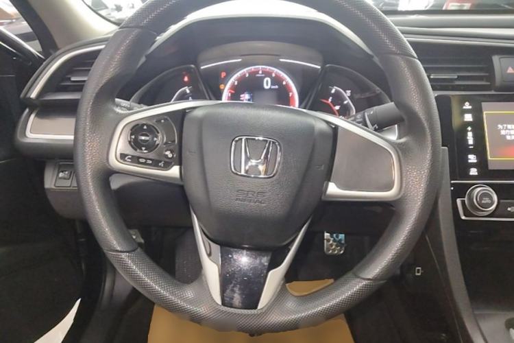 Used Honda Civic 2019 220TURBO CVT Dynamic Edition China VI Emission Standard Steering Wheel