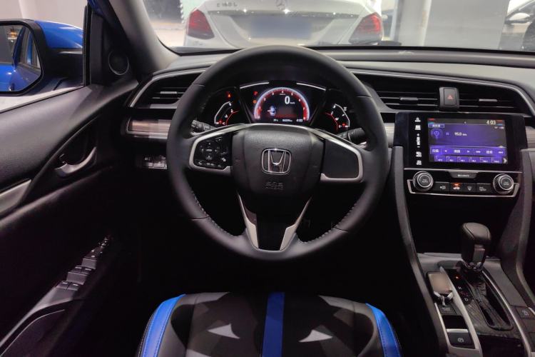 Used Honda Civic 2019 220TURBO CVT Dynamic Edition China VI Emission Standard Steering Wheel