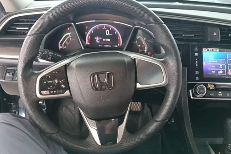 Used Honda Civic 2019 220TURBO CVT Dynamic Edition China VI Emission Standard Steering Wheel