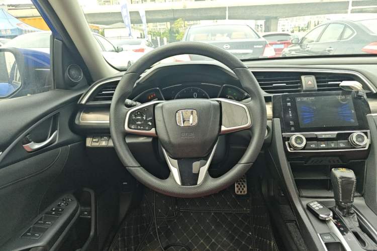 Used Honda Civic 2019 220TURBO CVT Dynamic Edition China VI Emission Standard Steering Wheel