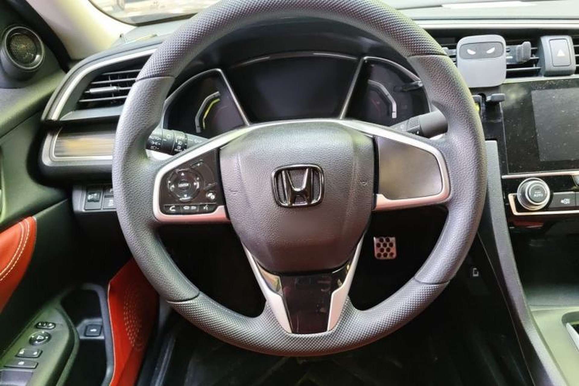 Used Honda Civic 2019 220TURBO CVT Dynamic Edition China VI Emission Standard Steering Wheel