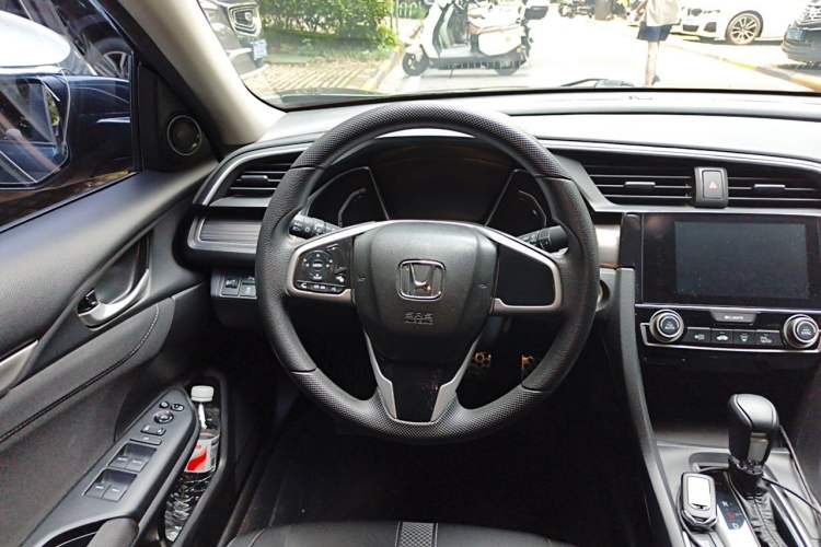 Used Honda Civic 2019 220TURBO CVT Dynamic Edition China V Emission Standard Steering Wheel