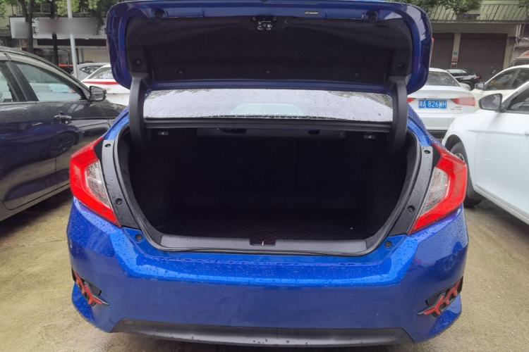 Used Honda Civic 2019 220TURBO CVT Dynamic Edition China VI Trunk