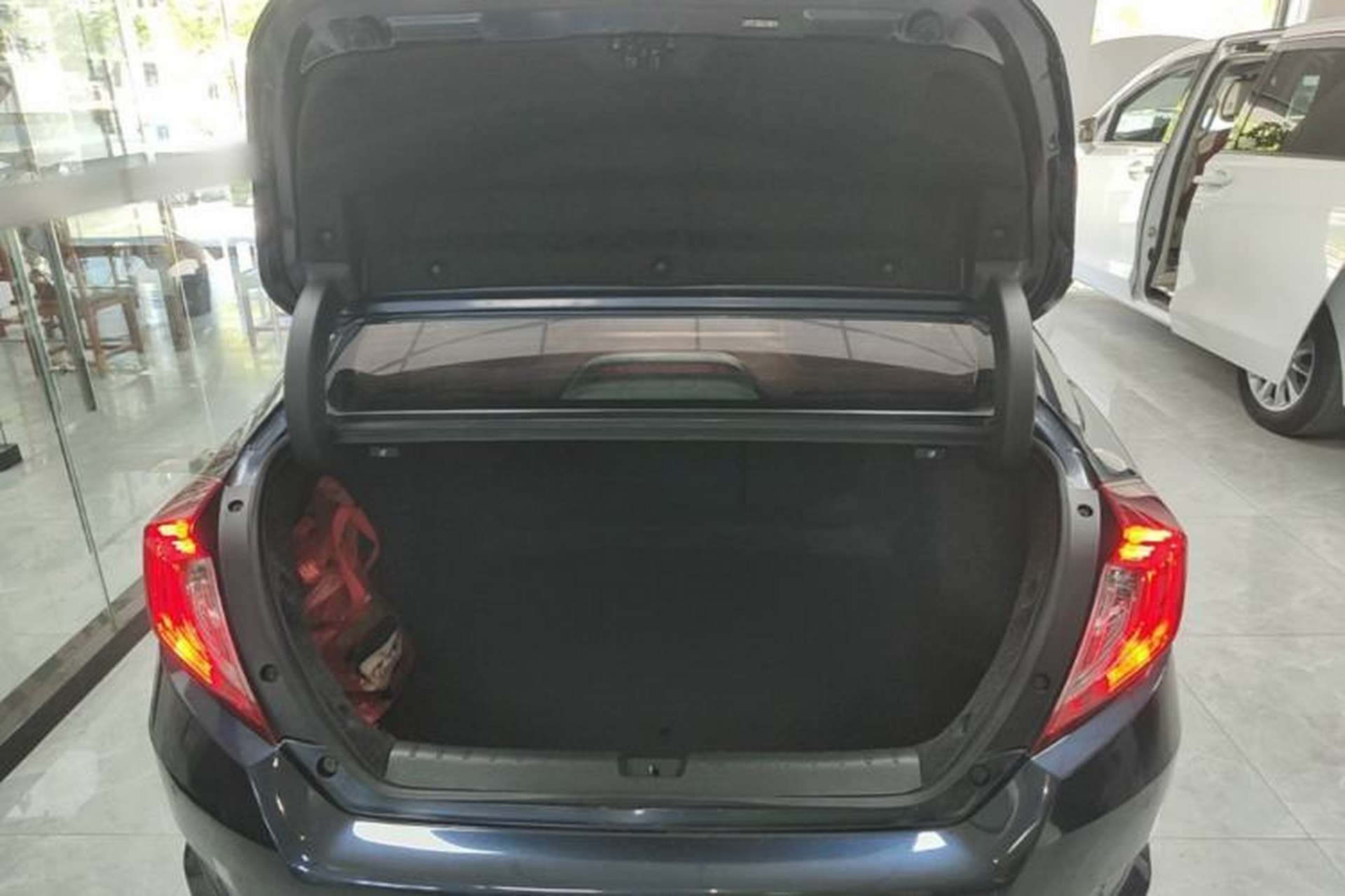 Used Honda Civic 2019 220TURBO CVT Dynamic Edition China VI Trunk