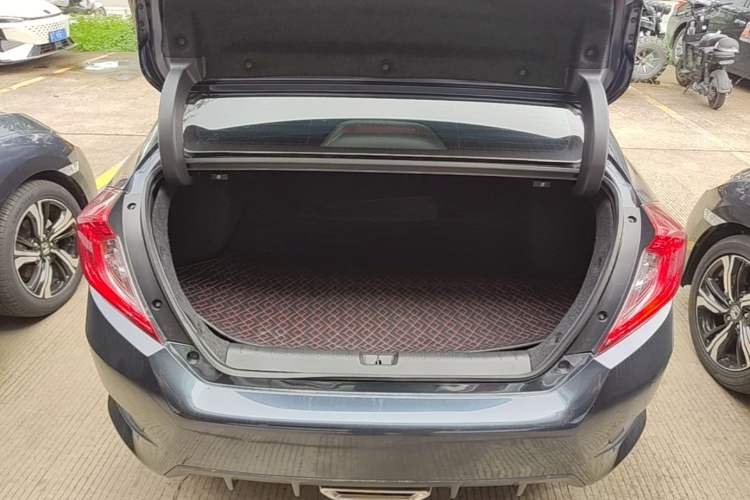 Used Honda Civic 2019 220TURBO CVT Dynamic Edition China VI Emission Standard Trunk