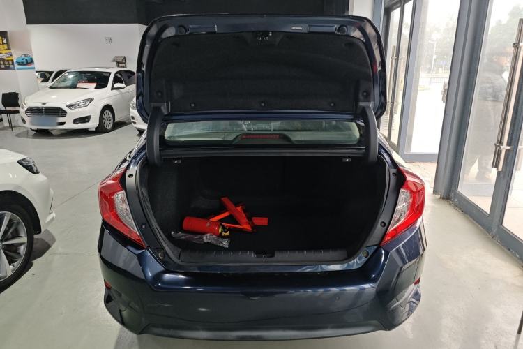 Used Honda Civic 2019 220TURBO CVT Dynamic Edition China VI Trunk