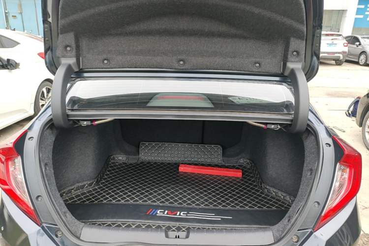 Used Honda Civic 2019 220TURBO CVT Dynamic Edition China VI Trunk