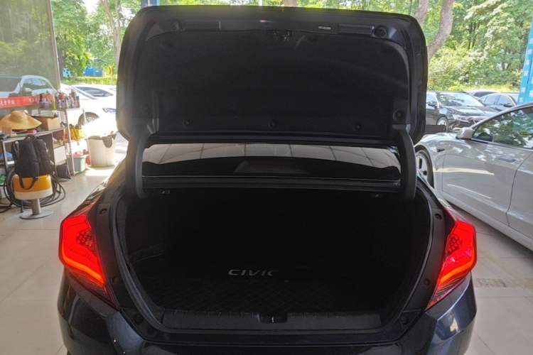 Used Honda Civic 2019 220TURBO CVT Dynamic Edition China VI Emission Standard Trunk