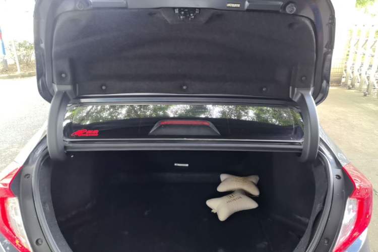 Used Honda Civic 2019 180TURBO CVT Shangdong Edition China VI Trunk