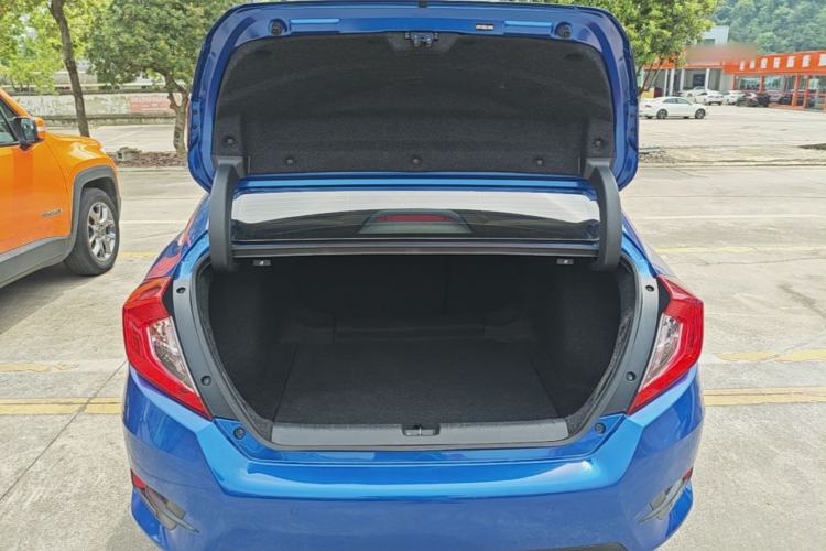 Used Honda Civic 2019 220TURBO CVT Dynamic Edition China VI Trunk