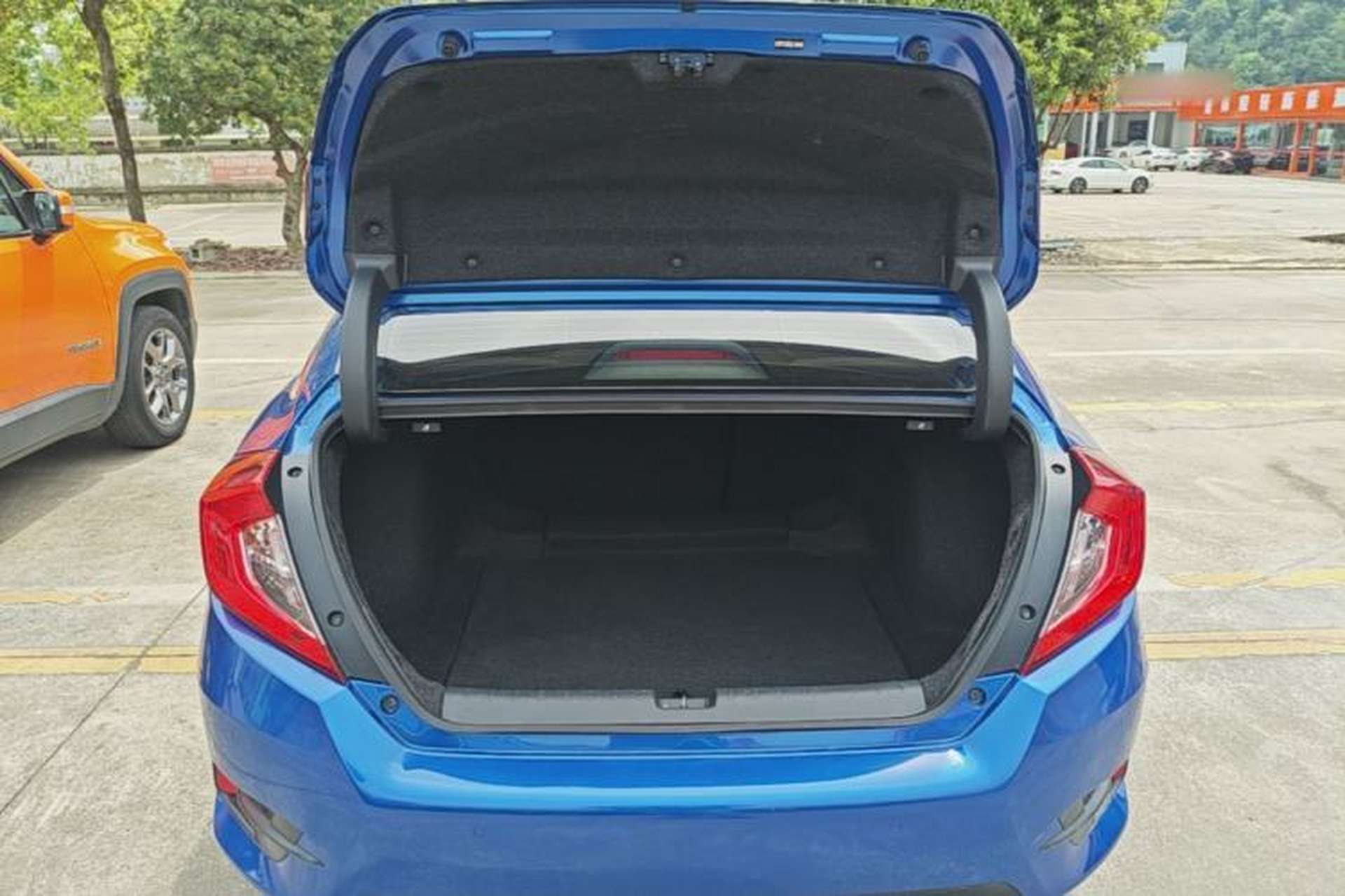 Used Honda Civic 2019 220TURBO CVT Dynamic Edition China VI Trunk